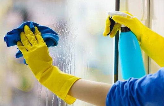 Customized Apartment Exterior Window Rain Stain Removal Service