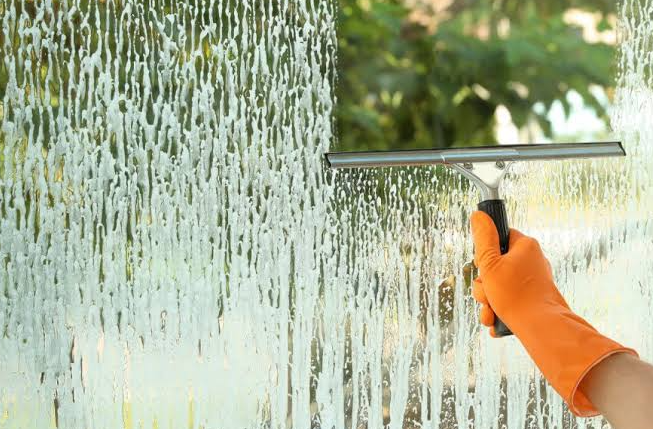 Post-Renovation Glass Window Dust Removal Package